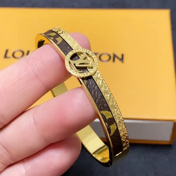 【2026】LV【LOUIS VUITTON】ブレスレット、ファッションシンプルなスタイル 【2026】LV【LOUIS VUITTON】ブレスレット、ファッションシンプルなスタイル