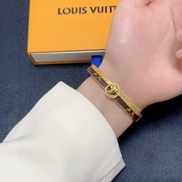 【2026】LV【LOUIS VUITTON】ブレスレット、ファッションシンプルなスタイル 【2026】LV【LOUIS VUITTON】ブレスレット、ファッションシンプルなスタイル