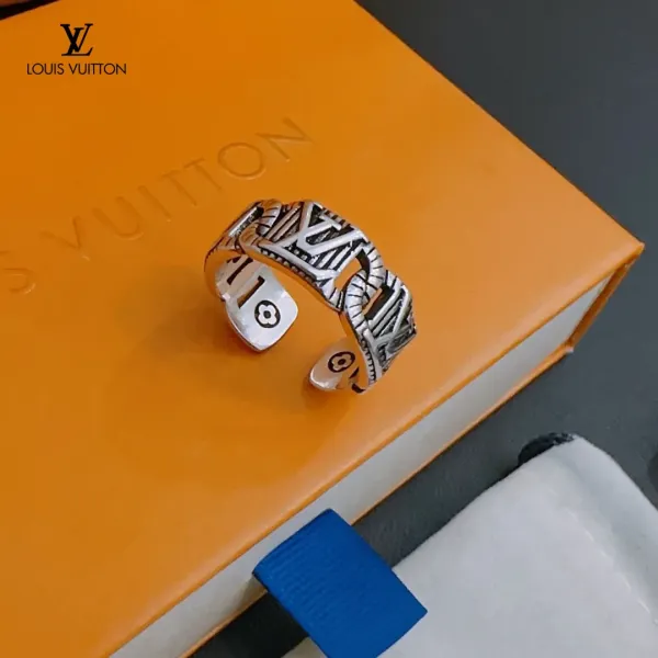 【2026】LV【LOUIS VUITTON】 ルイヴィトン 指輪 【2026】LV【LOUIS VUITTON】 ルイヴィトン 指輪