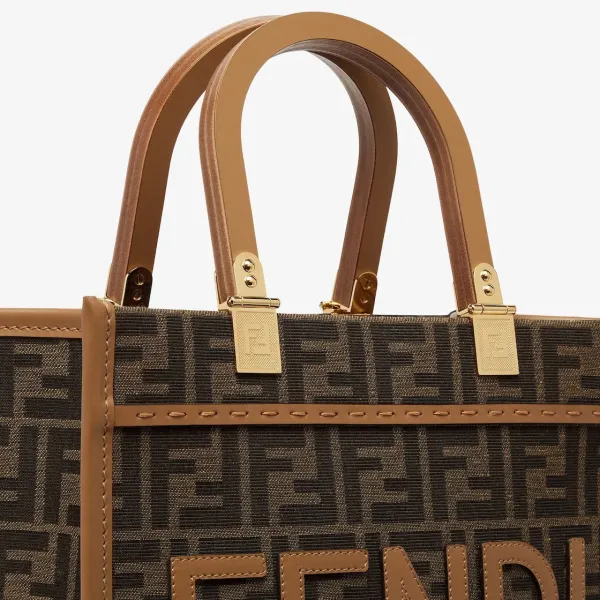 【2026】【FENDI 公式旗艦店】フェンディ ハンドバッグフェンディ サンシャイン スモール 【2026】【FENDI 公式旗艦店】フェンディ ハンドバッグフェンディ サンシャイン スモール