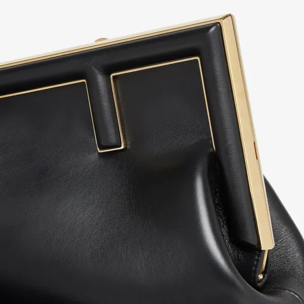 【2026】【FENDI 公式旗艦店】フェンディ 斜めがけバッグフェンディ ファースト ミディ 30*20*14cm 【2026】【FENDI 公式旗艦店】フェンディ 斜めがけバッグフェンディ ファースト ミディ 30*20*14cm