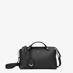 【2026】【FENDI 公式旗艦店】フェンディ 斜めがけバッグブラックレザー ボストンバッグ 【2026】【FENDI 公式旗艦店】フェンディ 斜めがけバッグブラックレザー ボストンバッグ