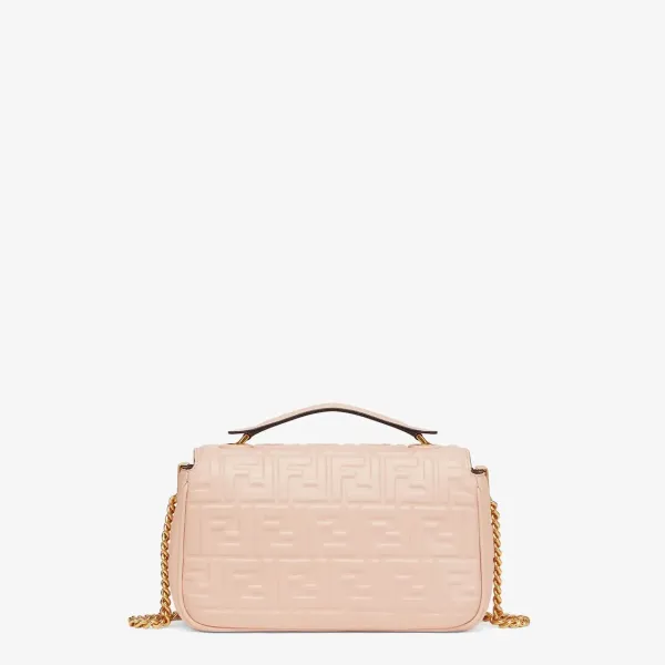 【2026】【FENDI  公式旗艦店】フェンディ 斜めがけバッグバゲット チェーン ミディ