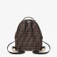 【2026】【FENDI   公式旗艦店】フェンディリュックサックバックパック スモール ブラウンレザー FF バックパック 25*21*10cm