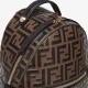 【2026】【FENDI   公式旗艦店】フェンディリュックサックバックパック スモール ブラウンレザー FF バックパック 25*21*10cm