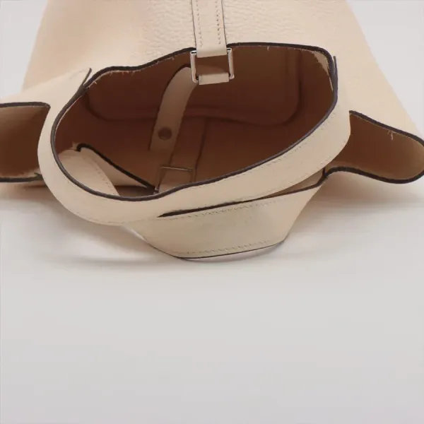 【2026】【HERMES 公式旗艦店】ハンドバッグエルメス ピコタンロックPM トリヨンクレマンス ナタ シルバー金具 【2026】【HERMES 公式旗艦店】ハンドバッグエルメス ピコタンロックPM トリヨンクレマンス ナタ シルバー金具