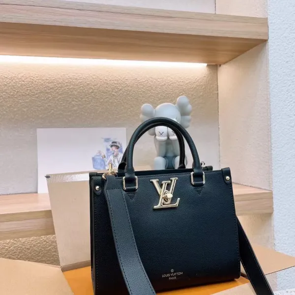 【2026】LV~【LOUIS VUITTON 公式旗艦店】ルイヴィトン ハンドバッグロック&ゴー 24.5 x 19 x 10.5cm 【2026】LV~【LOUIS VUITTON 公式旗艦店】ルイヴィトン ハンドバッグロック&ゴー 24.5 x 19 x 10.5cm