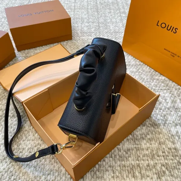 【2026】【LOUIS VUITTON 公式旗艦店】ルイヴィトン 斜めがけバッグ   Fashion bag Lv999