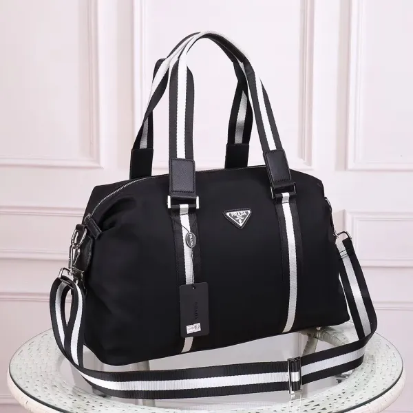 【2026】【PRADA 公式旗艦店】プラダ ブリーフケース 当日出荷 好評に付き再入荷!44*25*14CM 【2026】【PRADA 公式旗艦店】プラダ ブリーフケース 当日出荷 好評に付き再入荷!44*25*14CM