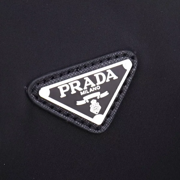【2026】【PRADA 公式旗艦店】プラダ ブリーフケース 当日出荷 好評に付き再入荷!44*25*14CM 【2026】【PRADA 公式旗艦店】プラダ ブリーフケース 当日出荷 好評に付き再入荷!44*25*14CM