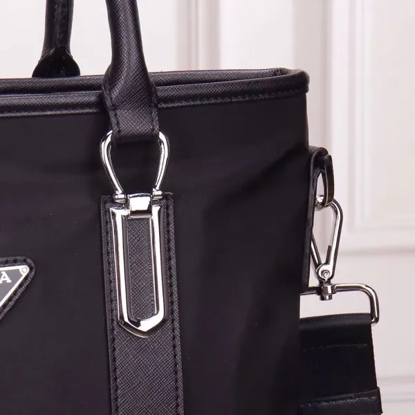 【2026】【PRADA 公式旗艦店】プラダ ブリーフケース 当日出荷 好評に付き再入荷!34*33*8CM 【2026】【PRADA 公式旗艦店】プラダ ブリーフケース 当日出荷 好評に付き再入荷!34*33*8CM
