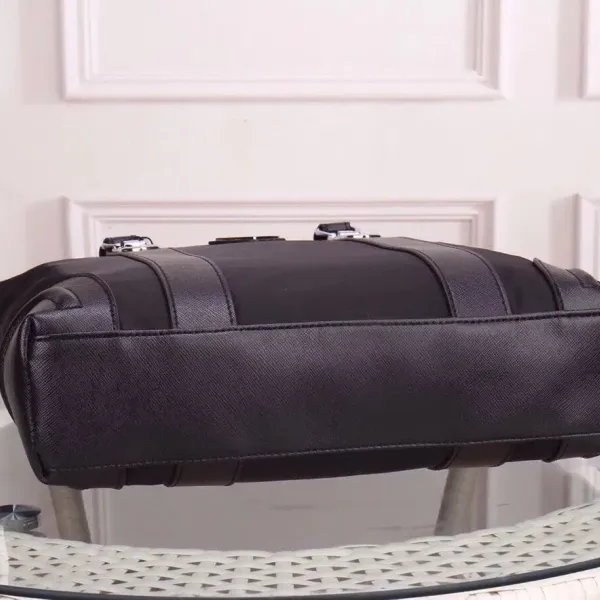 【2026】【PRADA 公式旗艦店】プラダ ブリーフケース 当日出荷 好評に付き再入荷!34*33*8CM 【2026】【PRADA 公式旗艦店】プラダ ブリーフケース 当日出荷 好評に付き再入荷!34*33*8CM