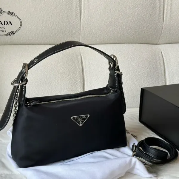 【2026】【PRADA 公式旗艦店】プラダ  ハンドバッグ 当日出荷 好評に付き再入荷！27*14CM