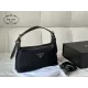 【2026】【PRADA 公式旗艦店】プラダ  ハンドバッグ 当日出荷 好評に付き再入荷！27*14CM