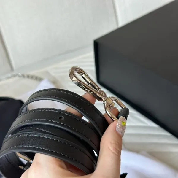 【2026】【PRADA 公式旗艦店】プラダ  ハンドバッグ 当日出荷 好評に付き再入荷！27*14CM