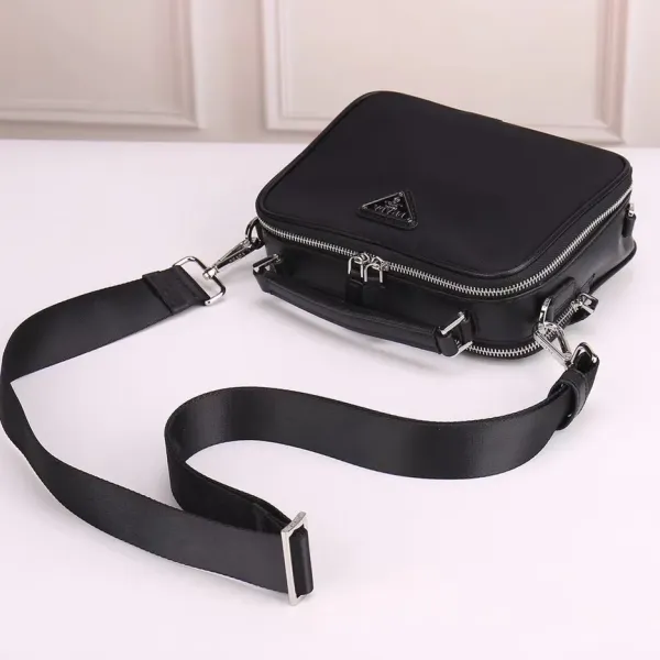 【2026】【PRADA 公式旗艦店】プラダ 斜めがけバッグ 当日出荷 好評に付き再入荷!22*16*8CM 【2026】【PRADA 公式旗艦店】プラダ 斜めがけバッグ 当日出荷 好評に付き再入荷!22*16*8CM
