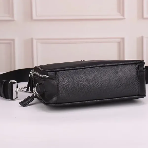 【2026】【PRADA 公式旗艦店】プラダ 斜めがけバッグ 当日出荷 好評に付き再入荷!22*16*8CM 【2026】【PRADA 公式旗艦店】プラダ 斜めがけバッグ 当日出荷 好評に付き再入荷!22*16*8CM