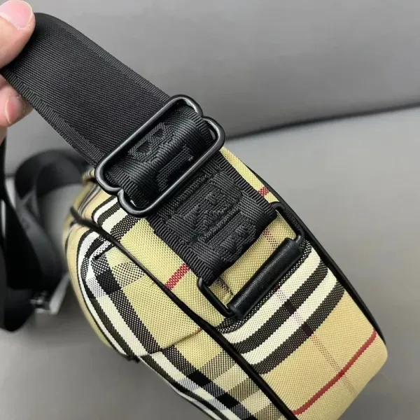 【2026】【BURBERRY 公式旗艦店】バーバリー 斜めがけバッグ 当日出荷 好評に付き再入荷!23*16CM 【2026】【BURBERRY 公式旗艦店】バーバリー 斜めがけバッグ 当日出荷 好評に付き再入荷!23*16CM