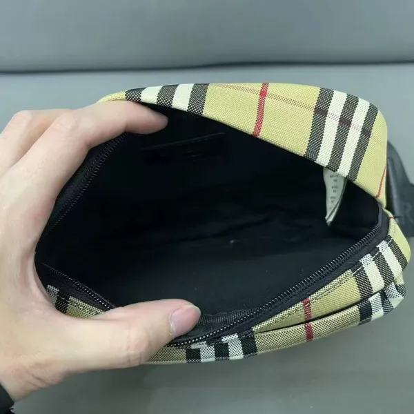 【2026】【BURBERRY 公式旗艦店】バーバリー 斜めがけバッグ 当日出荷 好評に付き再入荷!23*16CM 【2026】【BURBERRY 公式旗艦店】バーバリー 斜めがけバッグ 当日出荷 好評に付き再入荷!23*16CM