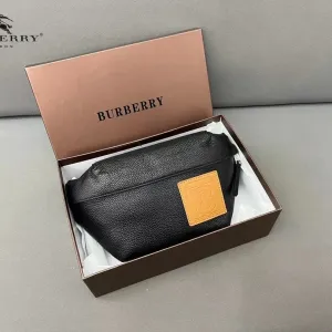 【2026】【BURBERRY 公式旗艦店】バーバリー 胸ポケット 当日出荷 好評に付き再入荷!28*19CM 【2026】【BURBERRY 公式旗艦店】バーバリー 胸ポケット 当日出荷 好評に付き再入荷!28*19CM