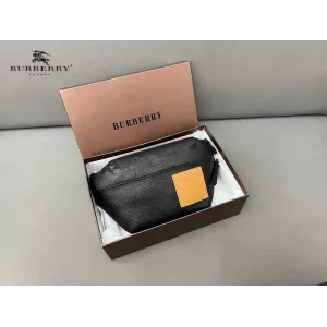 【2026】【BURBERRY 公式旗艦店】バーバリー 胸ポケット 当日出荷 好評に付き再入荷!28*19CM 【2026】【BURBERRY 公式旗艦店】バーバリー 胸ポケット 当日出荷 好評に付き再入荷!28*19CM