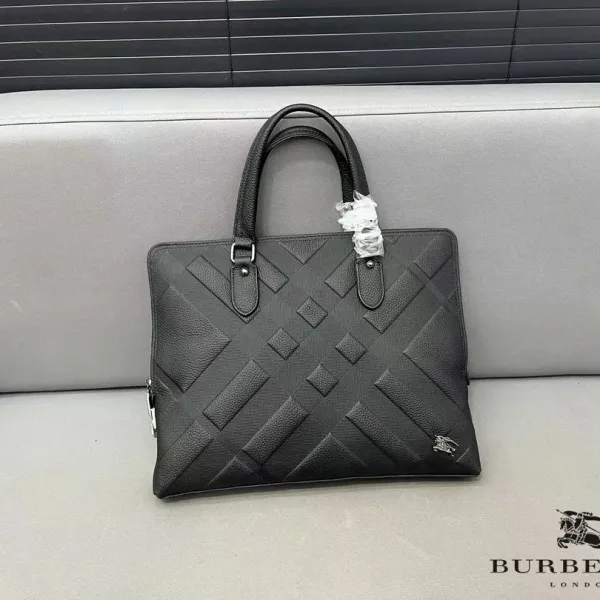 【2026】【BURBERRY 公式旗艦店】バーバリー ハンドバッグ 当日出荷 好評に付き再入荷!38*27CM 【2026】【BURBERRY 公式旗艦店】バーバリー ハンドバッグ 当日出荷 好評に付き再入荷!38*27CM