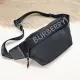 【2026】【BURBERRY 公式旗艦店】バーバリー クラッチバッグ  当日出荷 好評に付き再入荷！30*18*16CM