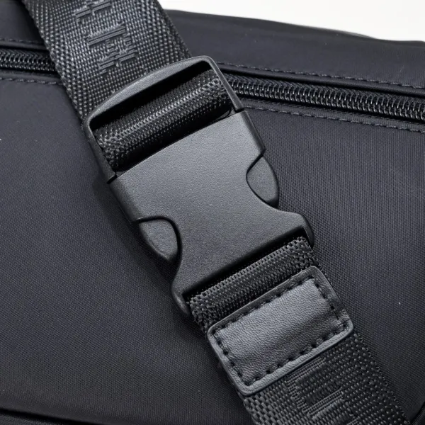 【2026】【BURBERRY 公式旗艦店】バーバリー クラッチバッグ  当日出荷 好評に付き再入荷！30*18*16CM