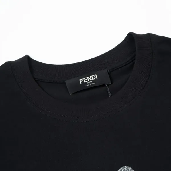 【2026】【FENDI 公式旗艦店】フェンディ  Tシャツ ご好評に付き再入荷！