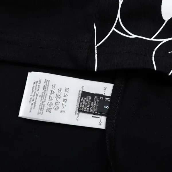 【2026】【FENDI 公式旗艦店】フェンディ Tシャツ ご好評に付き再入荷! 【2026】【FENDI 公式旗艦店】フェンディ Tシャツ ご好評に付き再入荷!
