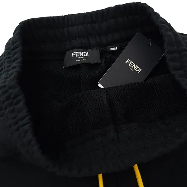 【2026】【FENDI  公式旗艦店】フェンディ ショートパンツ  ご好評に付き再入荷！