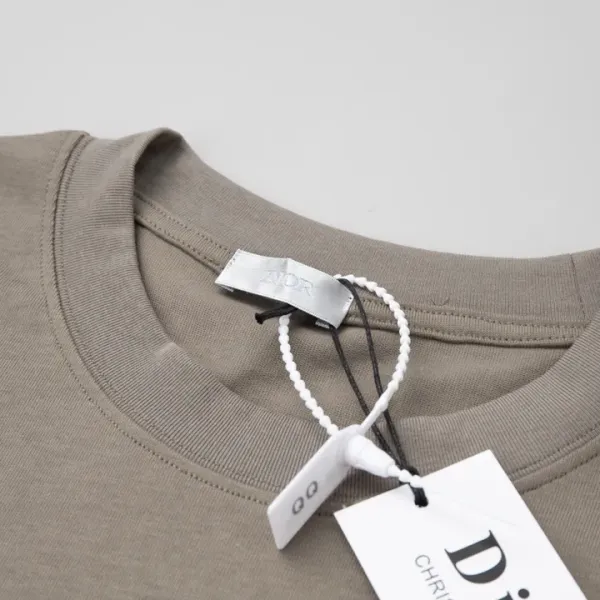 【2026】【DIOR  公式旗艦店】ディオール  Tシャツ ご好評に付き再入荷！