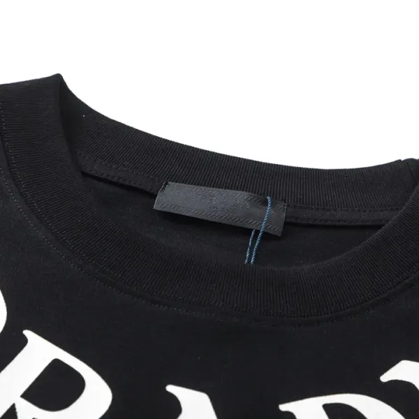 【2026】【PRADA 公式旗艦店】プラダ Tシャツご好評に付き再入荷! 【2026】【PRADA 公式旗艦店】プラダ Tシャツご好評に付き再入荷!