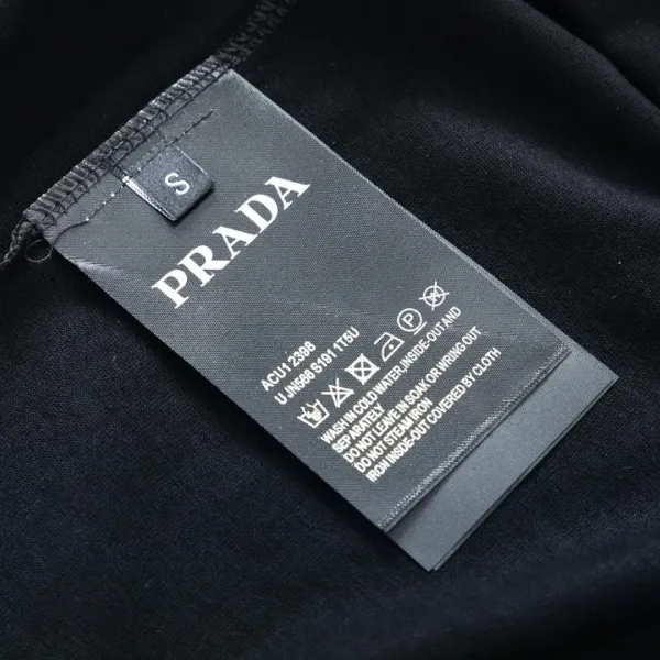 【2026】【PRADA 公式旗艦店】プラダ Tシャツご好評に付き再入荷! 【2026】【PRADA 公式旗艦店】プラダ Tシャツご好評に付き再入荷!