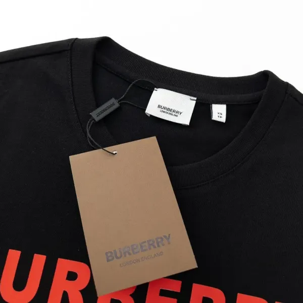 【2026】【BURBERRY 公式旗艦店】バーバリー Tシャツ ご好評に付き再入荷! 【2026】【BURBERRY 公式旗艦店】バーバリー Tシャツ ご好評に付き再入荷!