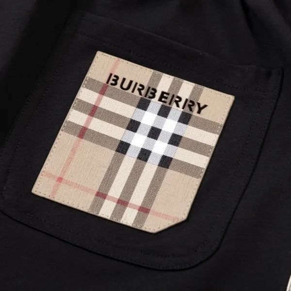 【2026】【BURBERRY 公式旗艦店】バーバリー ショートパンツ ご好評に付き再入荷! 【2026】【BURBERRY 公式旗艦店】バーバリー ショートパンツ ご好評に付き再入荷!