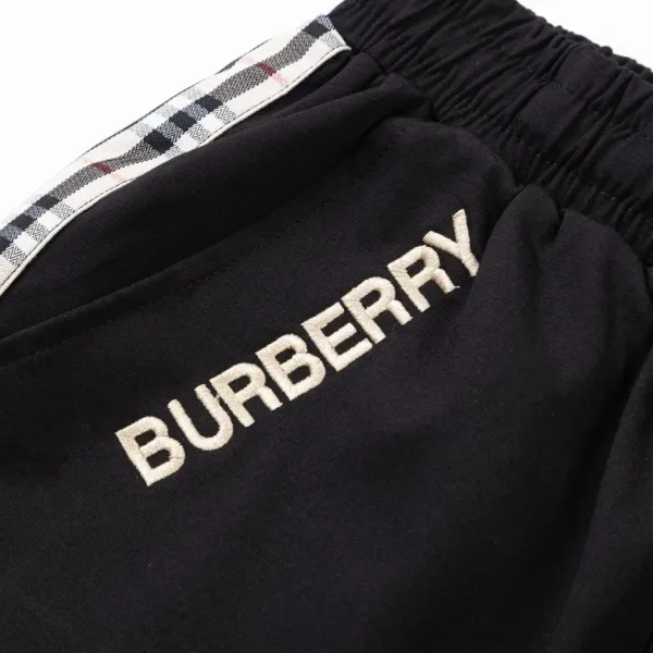 【2026】【BURBERRY 公式旗艦店】バーバリー ショートパンツ ご好評に付き再入荷! 【2026】【BURBERRY 公式旗艦店】バーバリー ショートパンツ ご好評に付き再入荷!