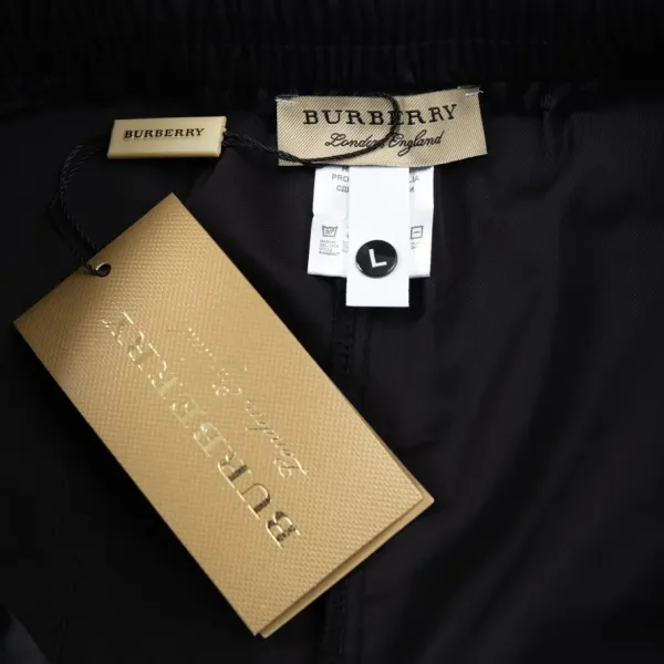 【2026】【BURBERRY  公式旗艦店】バーバリー  ショートパンツ  ご好評に付き再入荷！