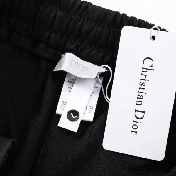 【2026】【DIOR  公式旗艦店】ディオール   ショートパンツ  ご好評に付き再入荷！