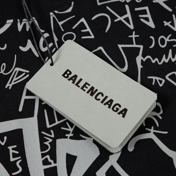 【2026】【BALENCIAGA 公式旗艦店】バレンシアガ Tシャツ ご好評に付き再入荷! 【2026】【BALENCIAGA 公式旗艦店】バレンシアガ Tシャツ ご好評に付き再入荷!
