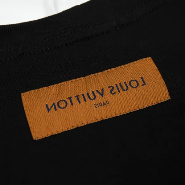 【2026】LV【LOUIS VUITTON 公式旗艦店】 ルイヴィトン Tシャツ ご好評に付き再入荷! 【2026】LV【LOUIS VUITTON 公式旗艦店】 ルイヴィトン Tシャツ ご好評に付き再入荷!