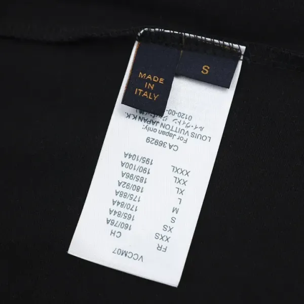 【2026】【LOUIS VUITTON 公式旗艦店】 ルイヴィトン Tシャツ ご好評に付き再入荷! 【2026】【LOUIS VUITTON 公式旗艦店】 ルイヴィトン Tシャツ ご好評に付き再入荷!