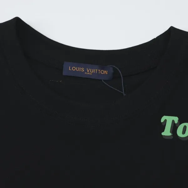 【2026】【LOUIS VUITTON 公式旗艦店】 ルイヴィトン Tシャツ ご好評に付き再入荷! 【2026】【LOUIS VUITTON 公式旗艦店】 ルイヴィトン Tシャツ ご好評に付き再入荷!
