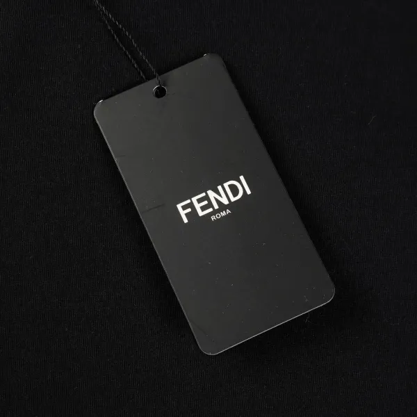 【2026】【FENDI公式旗艦店】フェンディ Tシャツ ご好評に付き再入荷! 【2026】【FENDI公式旗艦店】フェンディ Tシャツ ご好評に付き再入荷!