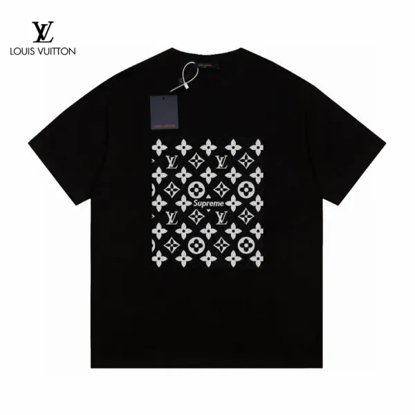 【2026】【LOUIS VUITTON 公式旗艦店】 ルイヴィトン Tシャツ ご好評に付き再入荷! 【2026】【LOUIS VUITTON 公式旗艦店】 ルイヴィトン Tシャツ ご好評に付き再入荷!