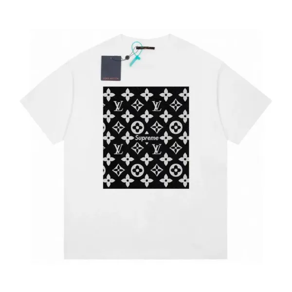 【2026】【LOUIS VUITTON 公式旗艦店】 ルイヴィトン Tシャツ ご好評に付き再入荷! 【2026】【LOUIS VUITTON 公式旗艦店】 ルイヴィトン Tシャツ ご好評に付き再入荷!