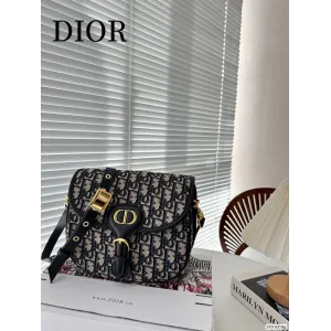 【2026】【DIOR公式旗艦店】ディオール  斜めがけバッグ当日出荷 好評に付き再入荷！23.5*13CM