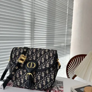 【2026】【DIOR公式旗艦店】ディオール 斜めがけバッグ当日出荷 好評に付き再入荷!23.5*13CM 【2026】【DIOR公式旗艦店】ディオール 斜めがけバッグ当日出荷 好評に付き再入荷!23.5*13CM