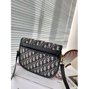 【2026】【DIOR公式旗艦店】ディオール 斜めがけバッグ当日出荷 好評に付き再入荷!23.5*13CM 【2026】【DIOR公式旗艦店】ディオール 斜めがけバッグ当日出荷 好評に付き再入荷!23.5*13CM