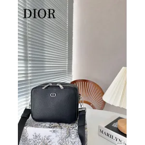 【2026】【DIOR公式旗艦店】ディオール  斜めがけバッグ 当日出荷 好評に付き再入荷！17*13CM